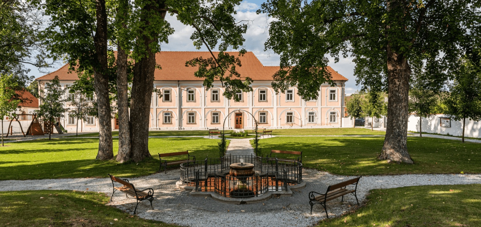 Zámek Hrádek wedding venue - photo 2