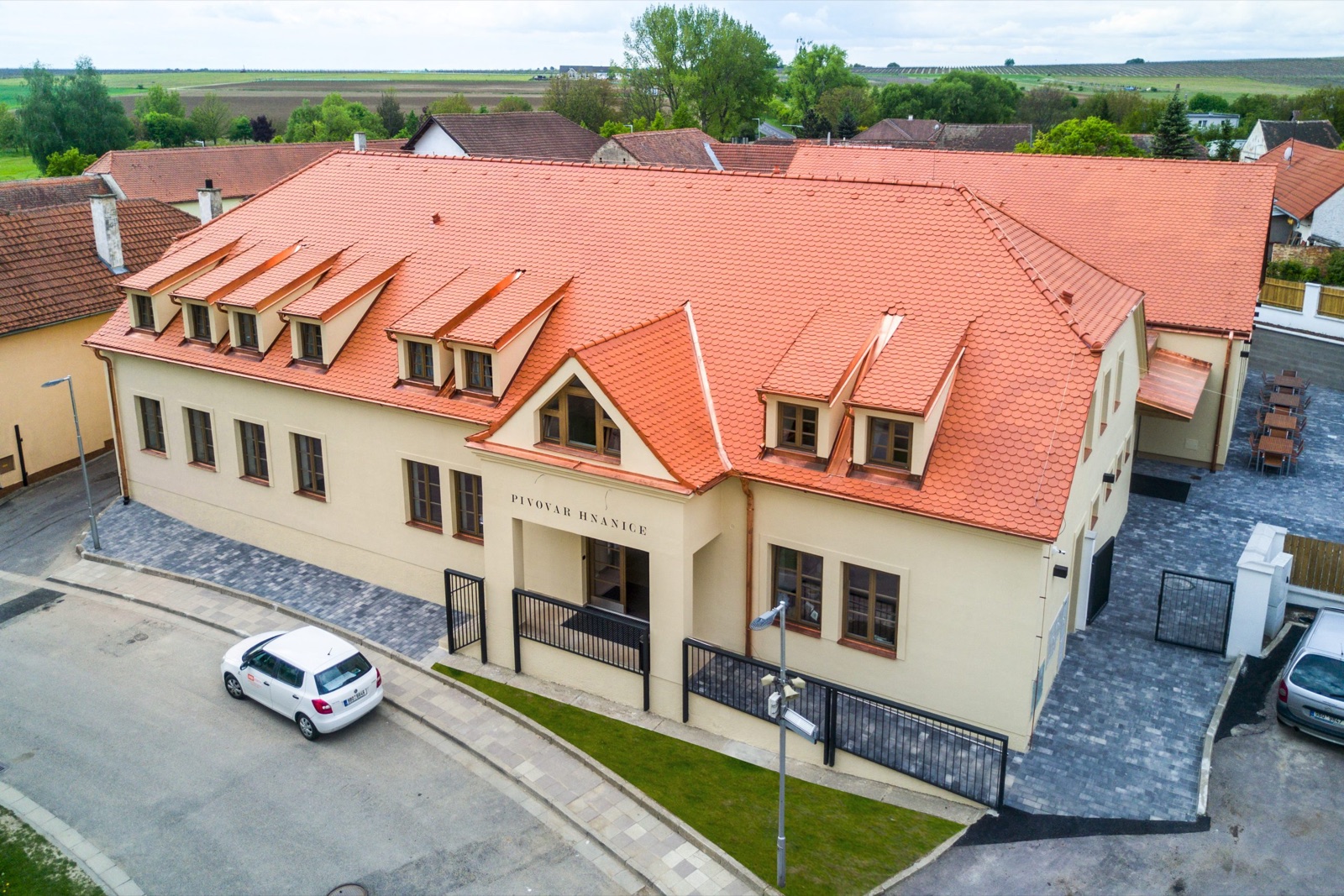 Pivovar Hnanice wedding venue - photo 2