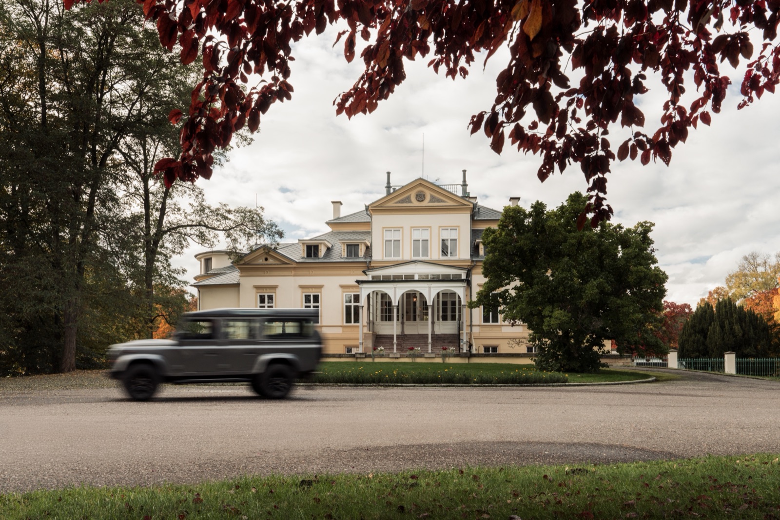 Zámek Dobřenice wedding venue - photo 2