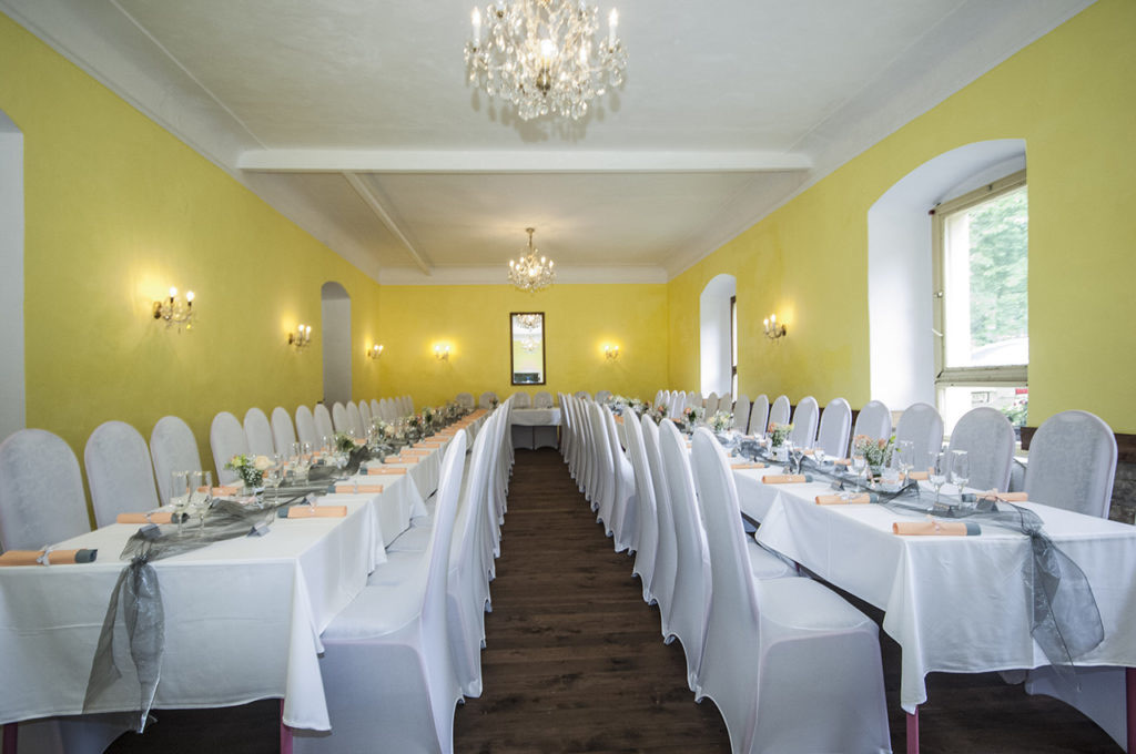Zámek Třebušín wedding venue - photo 2