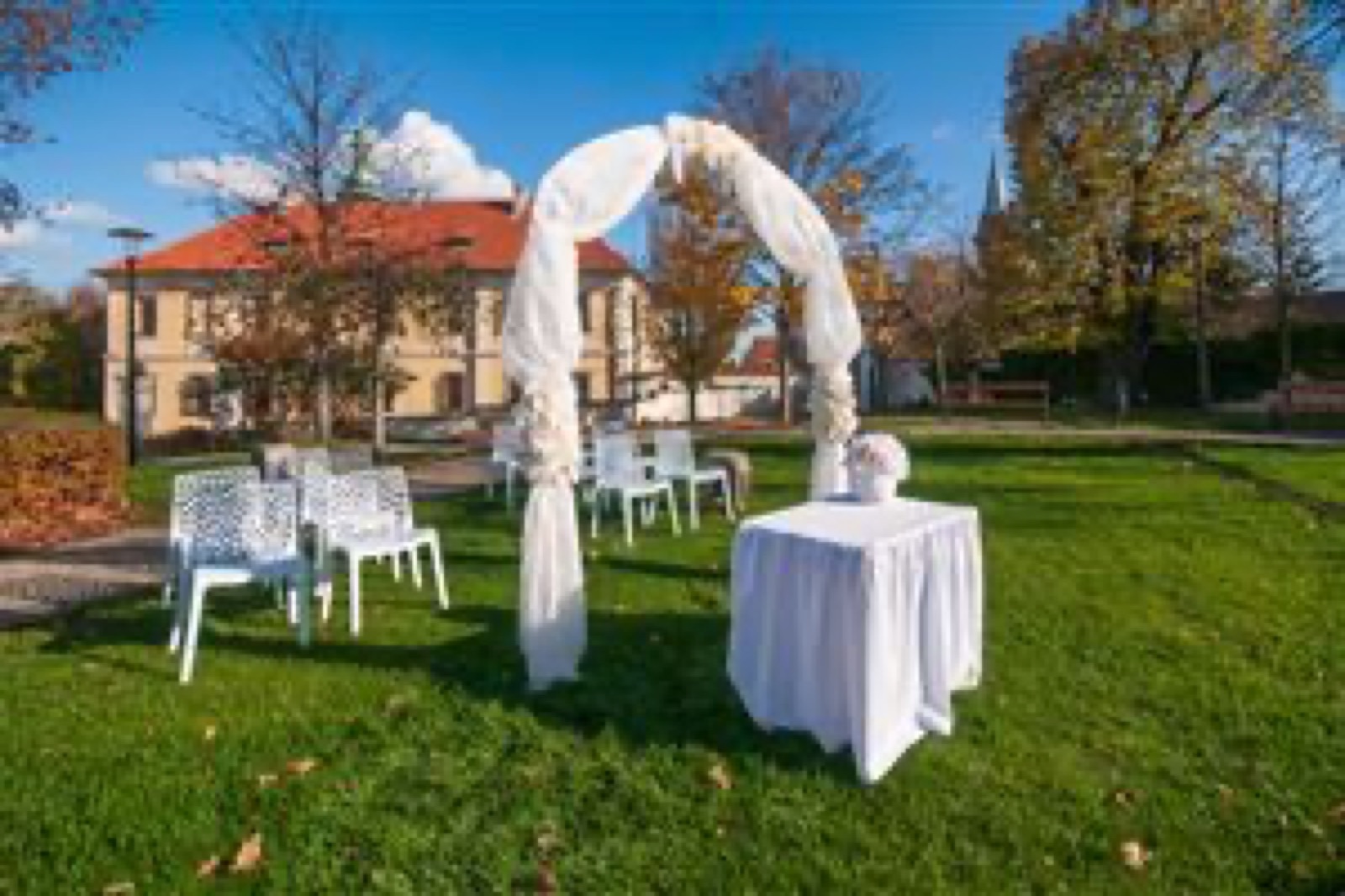 Zámecká zahrada Kladno wedding venue - photo 8