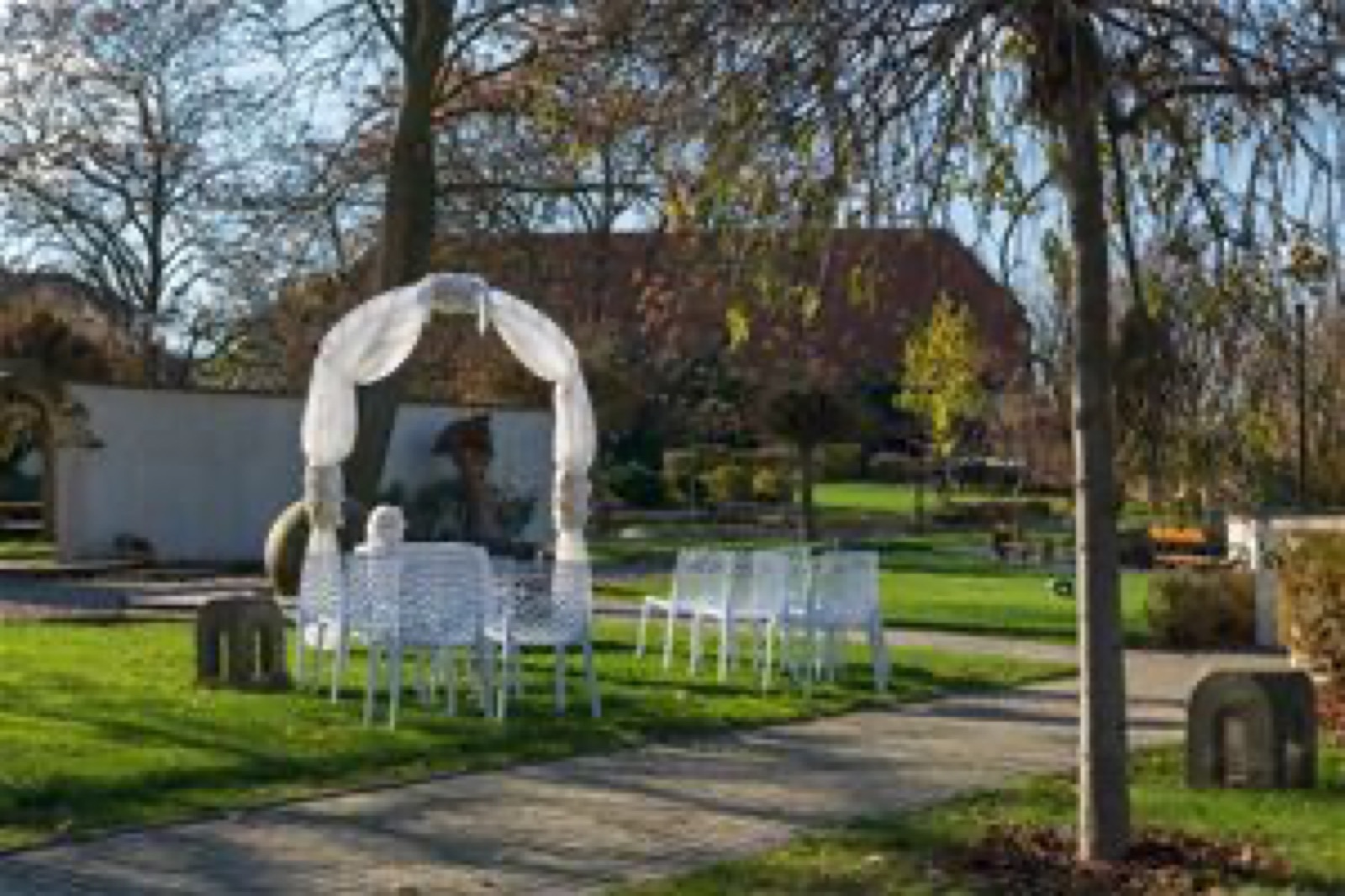 Zámecká zahrada Kladno wedding venue - photo 11
