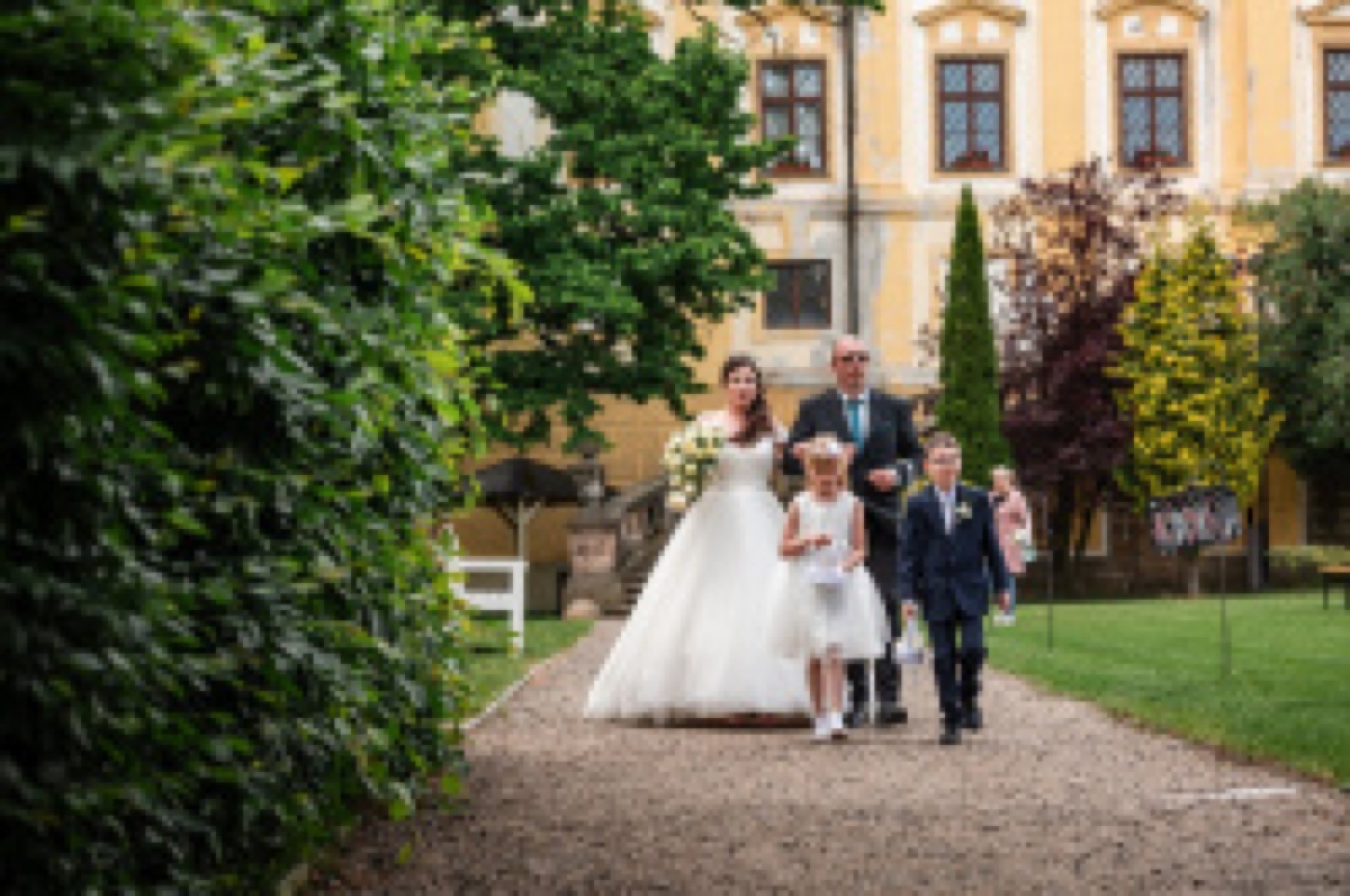 Zámek Červený Hrádek wedding venue - photo 3