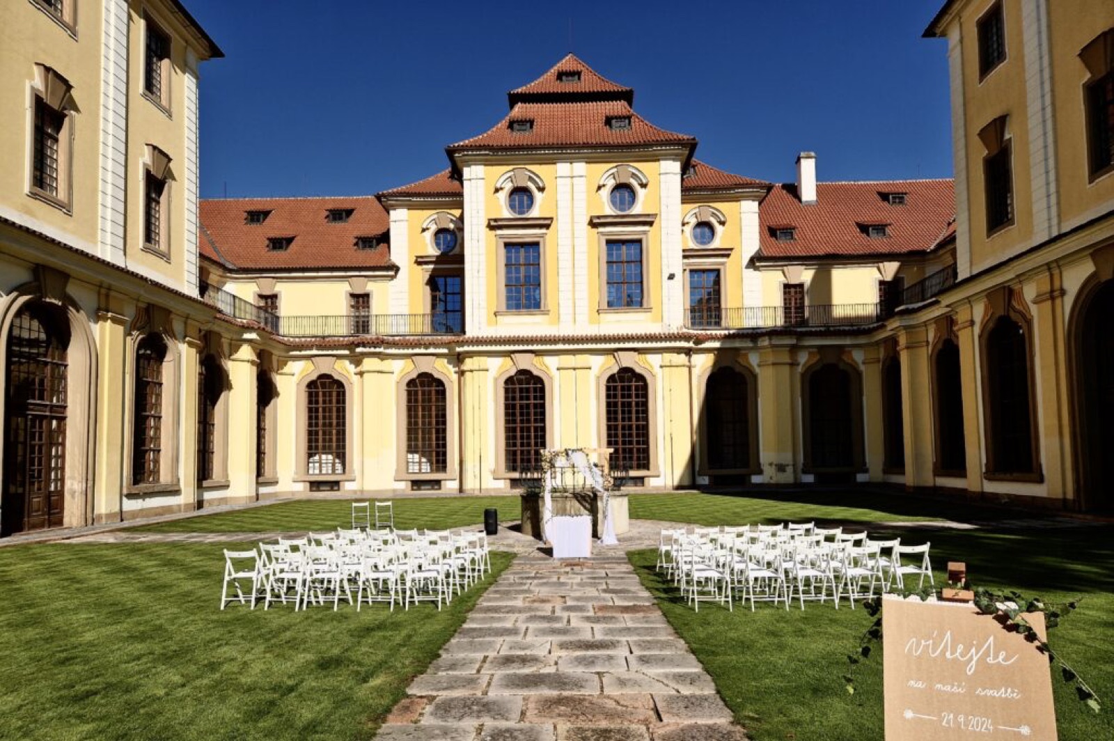 Zámek Zbraslav wedding venue - photo 2