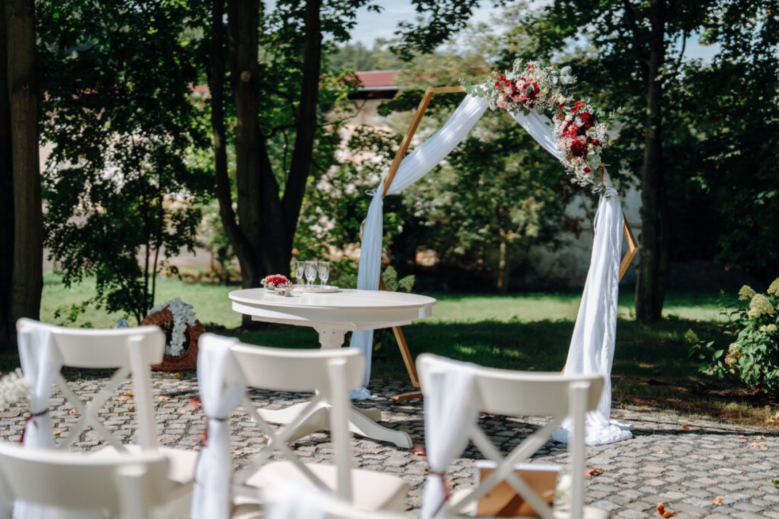 Zámek Mirošovice wedding venue - photo 5