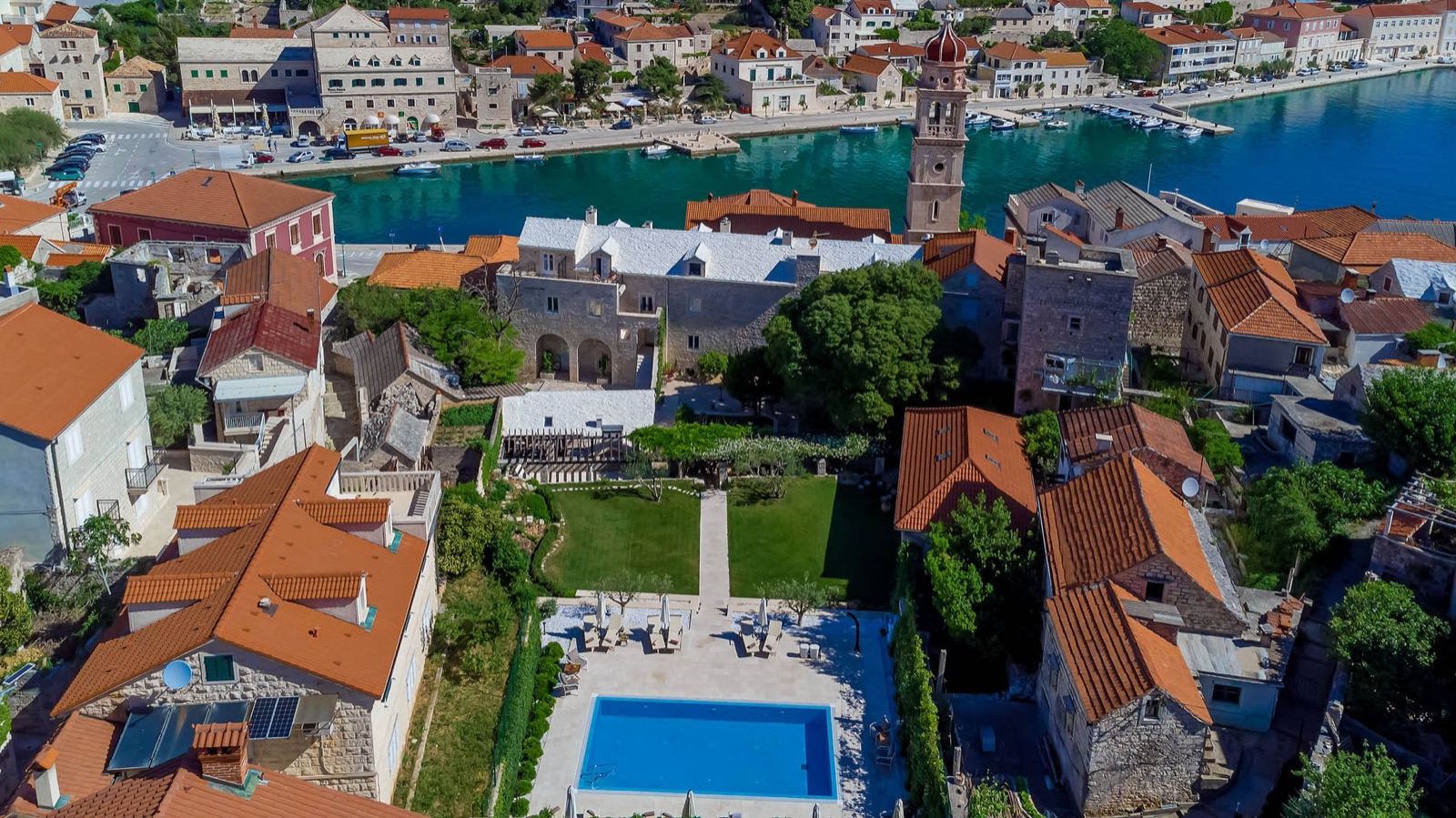 Puteus Palace