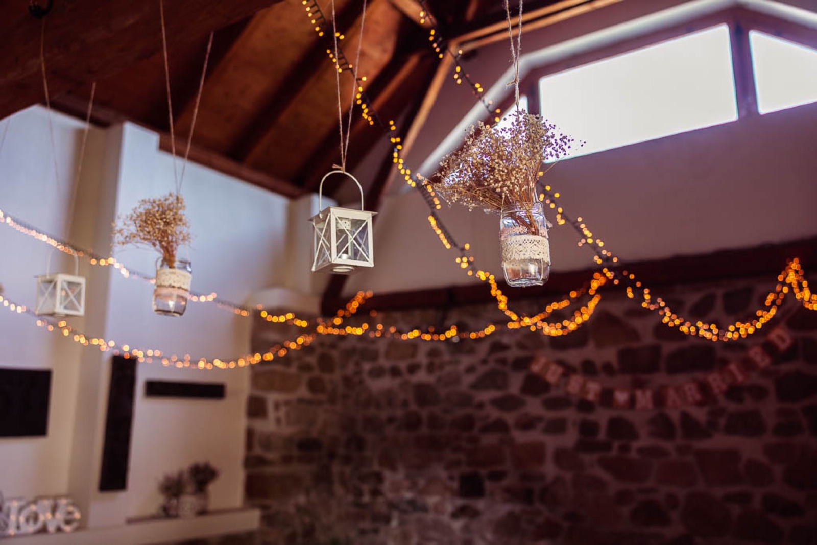 Štiřínská stodola wedding venue - photo 2