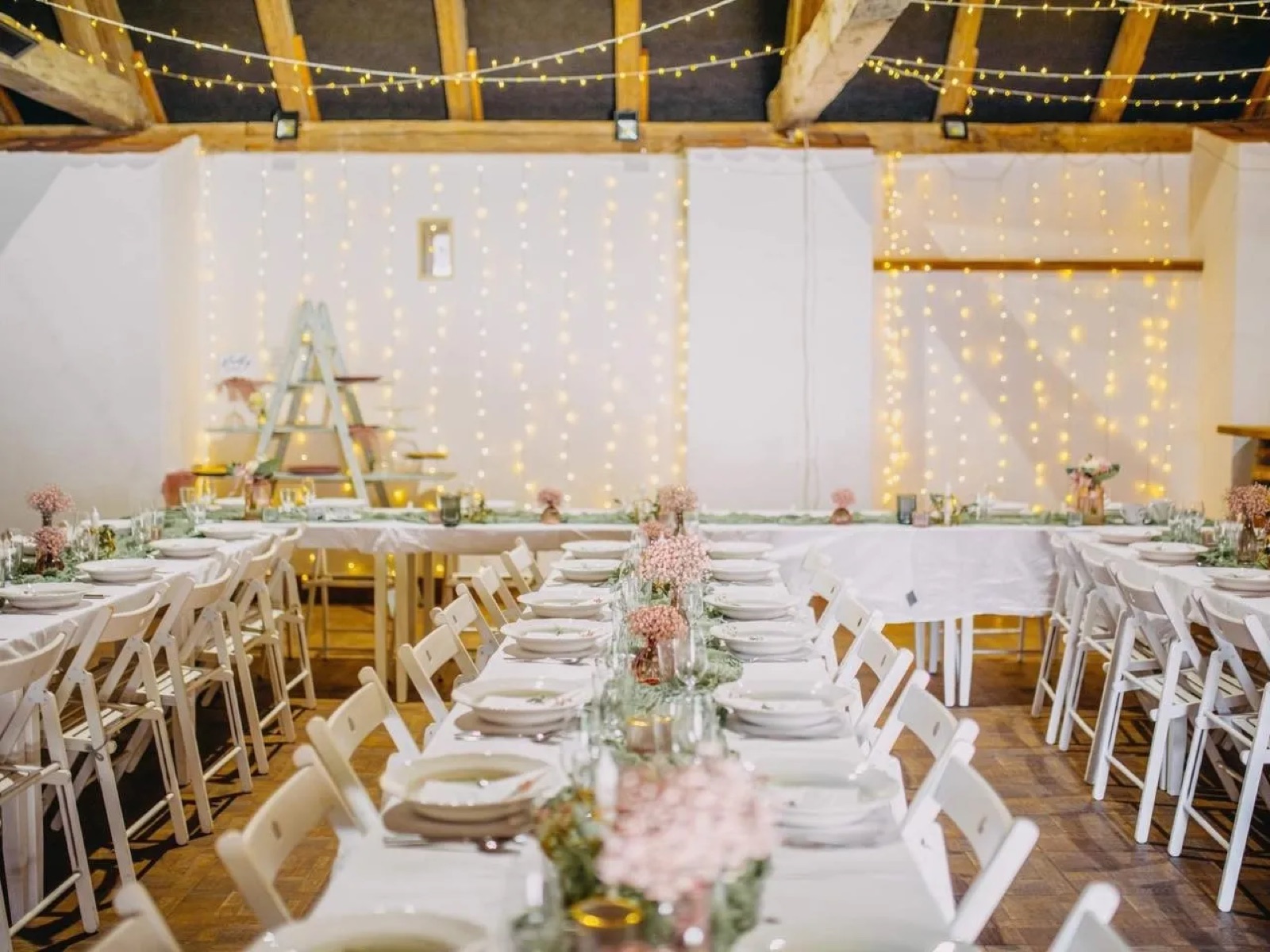 Momentka - svatební stodola a sklípek wedding venue - photo 2