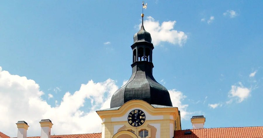 Zámek Nebílovy