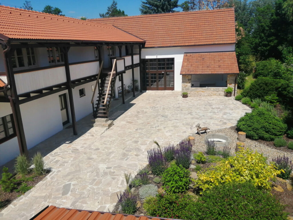 Statek Záryby wedding venue - photo 4