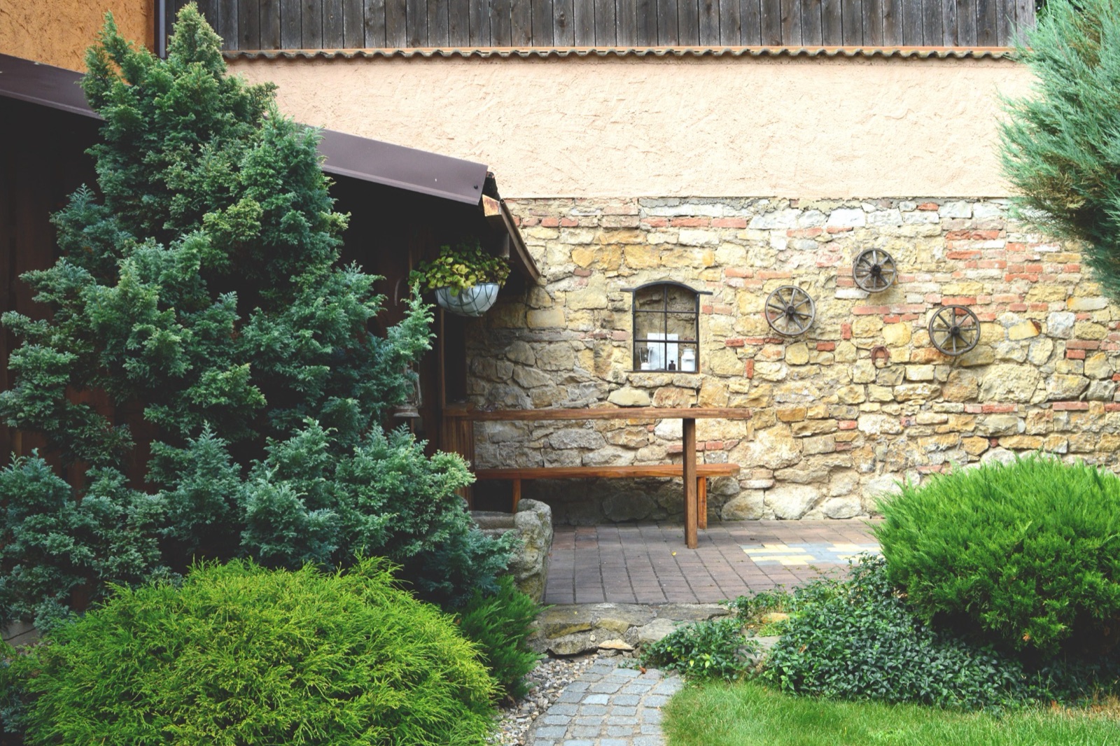 Tichá stodola wedding venue - photo 2