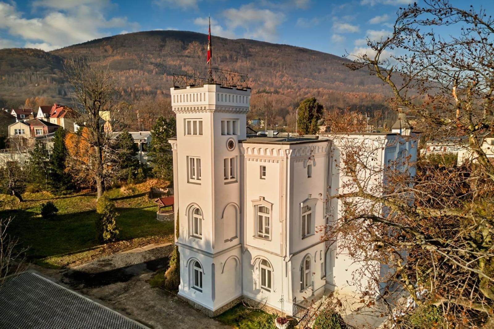 Chateau Franz wedding venue - photo 10