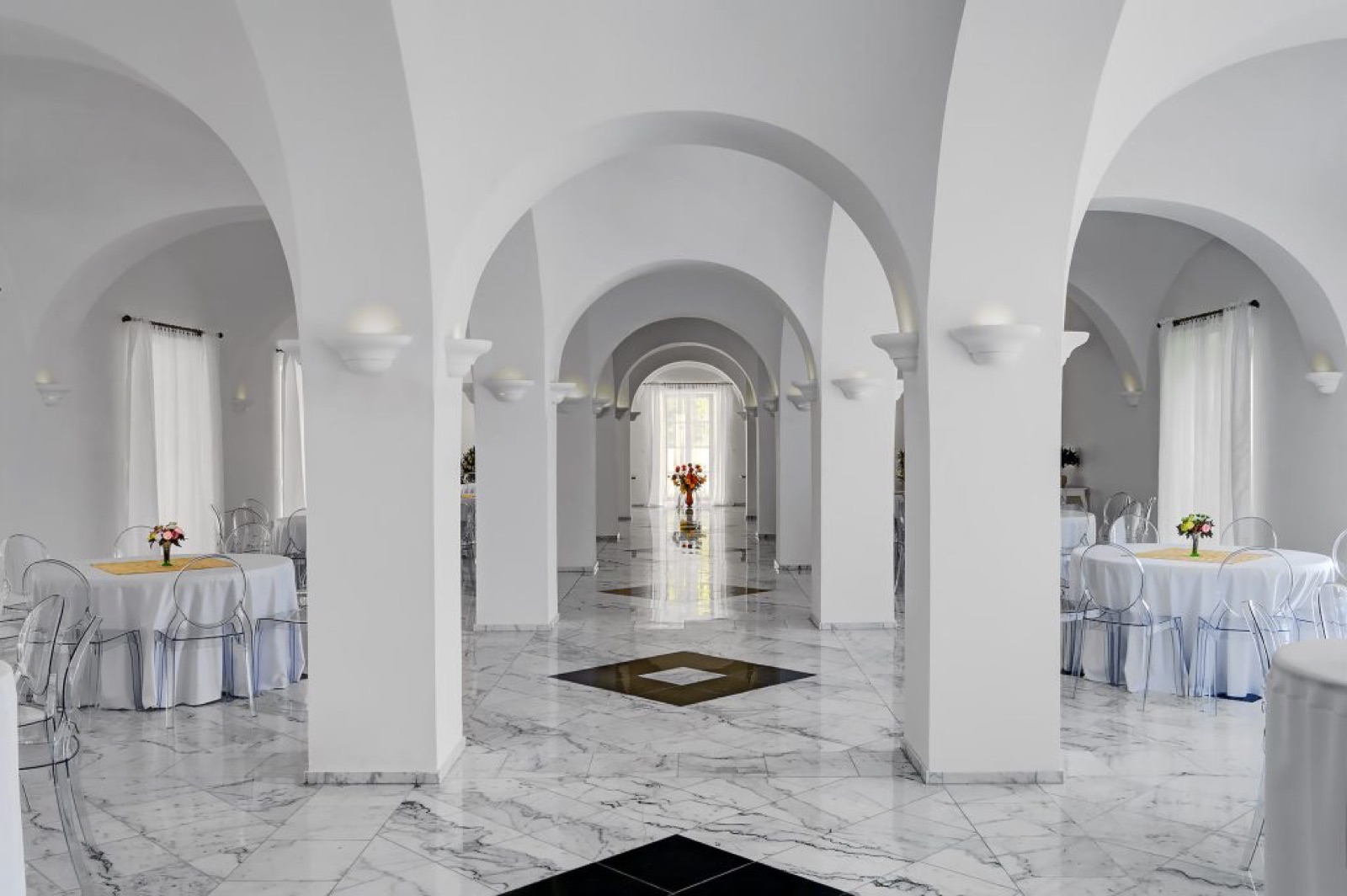 Zámecké prostory v areálu zámku Úmonín wedding venue - photo 10