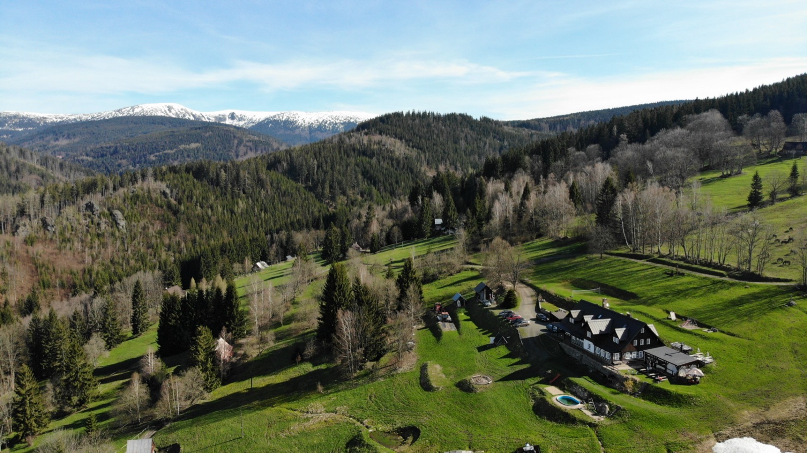 Chata Hubertka Krkonoše wedding venue - photo 2