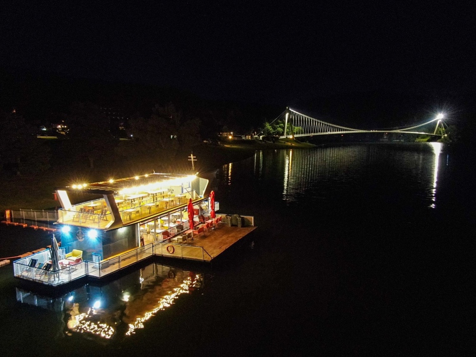 Pařník Summer Boat Music Bar wedding venue - photo 12