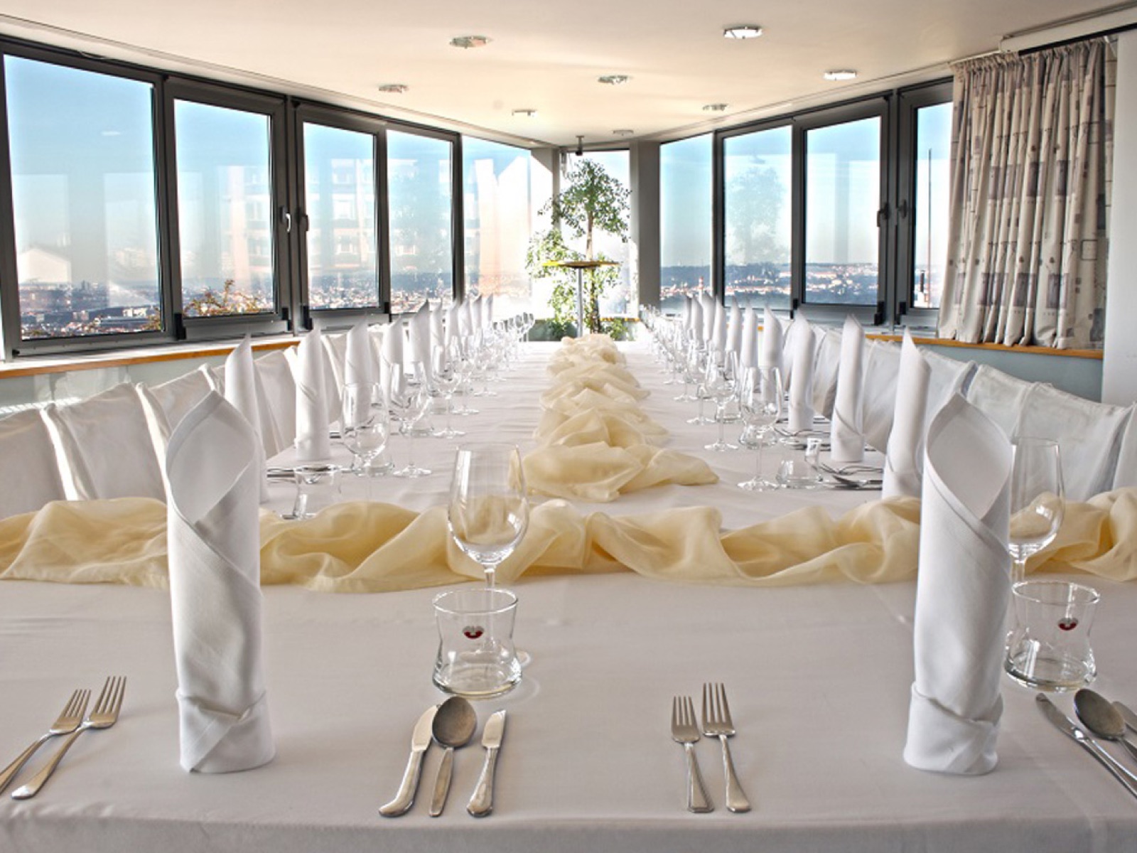 Hotel Troja wedding venue - photo 4