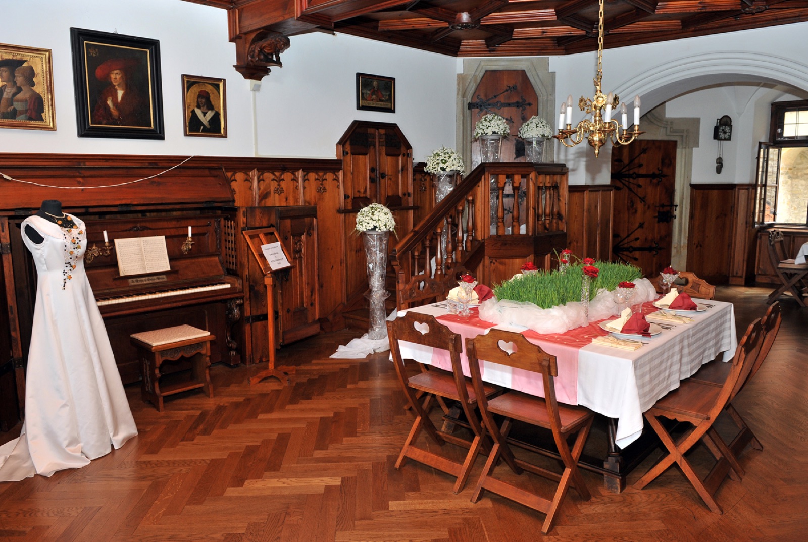 Státní hrad Bouzov wedding venue - photo 3