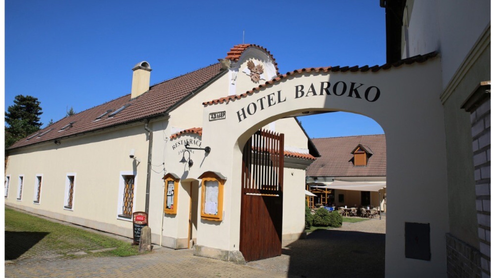 Hotel Baroko wedding venue - photo 2