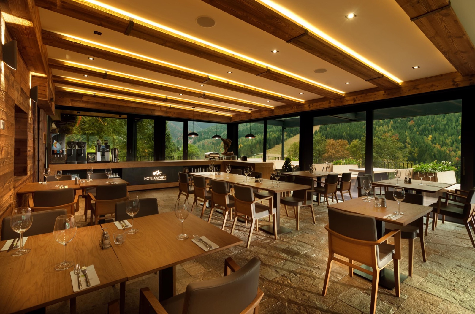 Hotel Olympie wedding venue - photo 9