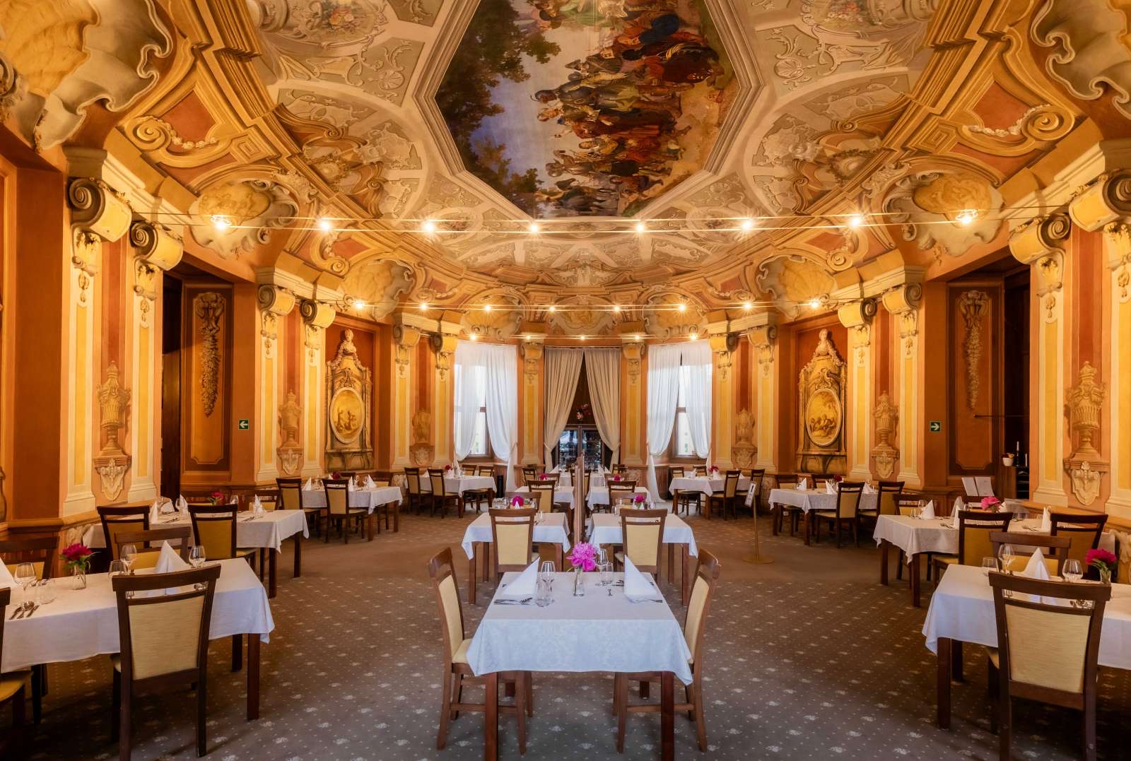Zámek Liblice wedding venue - photo 3