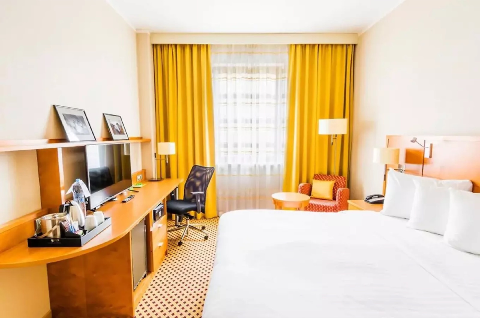 COURTYARD BY MARRIOTT Plzeň wedding venue - photo 2