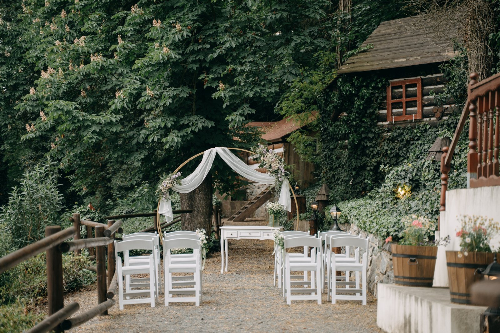 Hlubočepský Zámeček – Folklore Garden wedding venue - photo 9