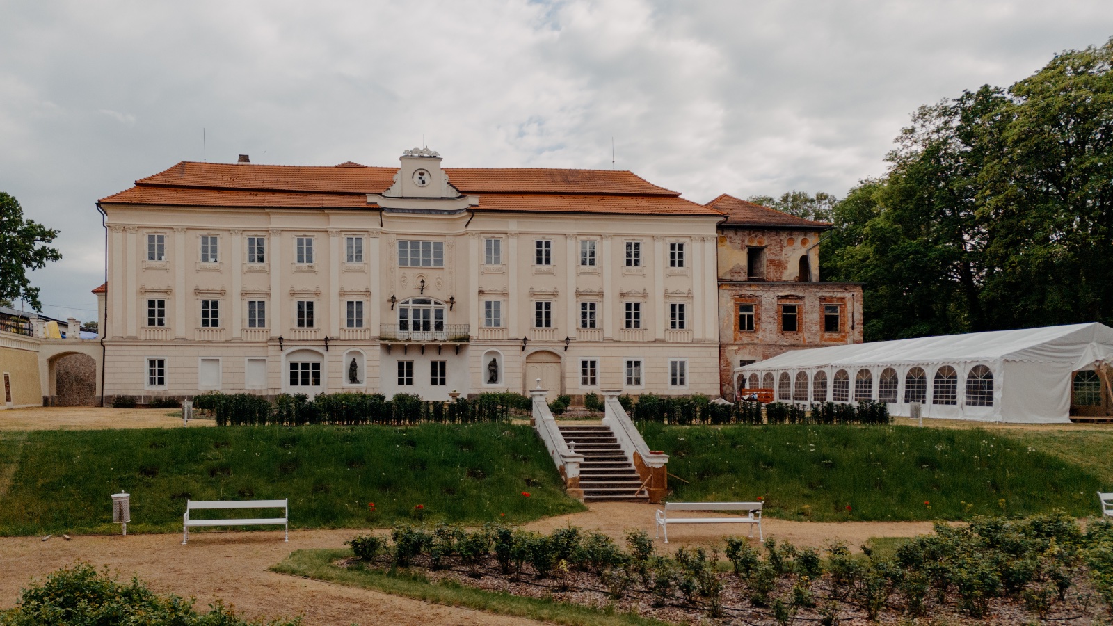 Zámek Bystřice nad Úhlavou wedding venue - photo 3