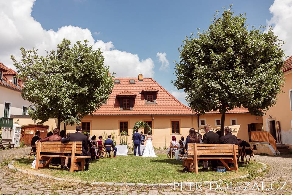 Toulcův dvůr wedding venue - photo 7